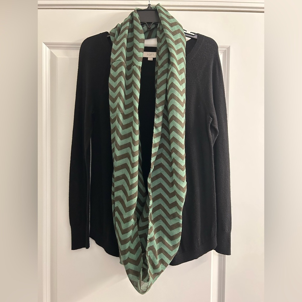 Chevron Pattern Infinity Scarf - Picture 2 of 2